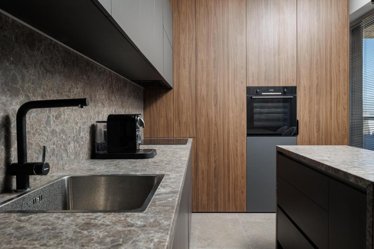 Mandala Designer Apartments With Free Private Parking, Near Mall Coresi براشوف المظهر الخارجي الصورة