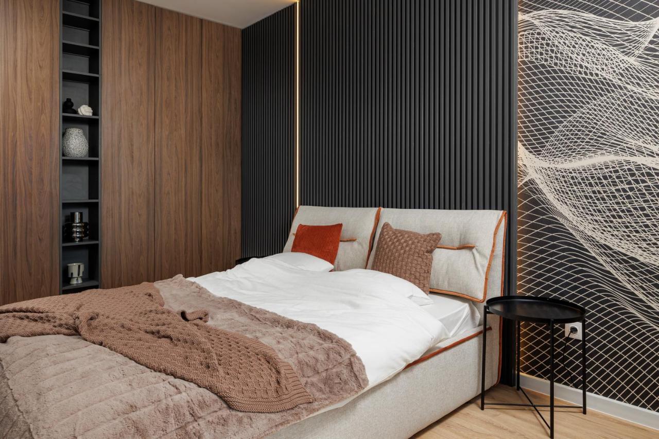 Mandala Designer Apartments With Free Private Parking, Near Mall Coresi براشوف المظهر الخارجي الصورة