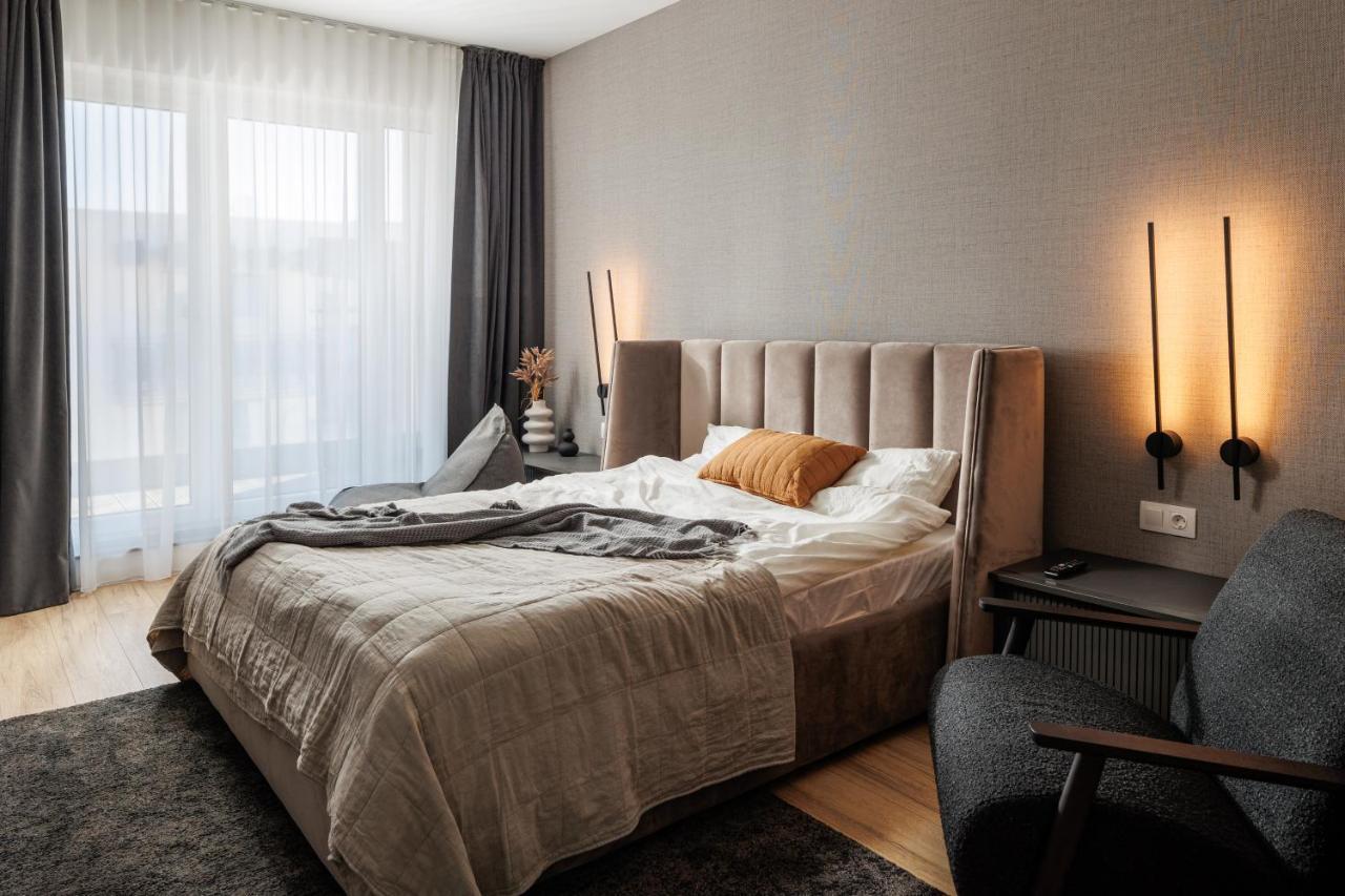 Mandala Designer Apartments With Free Private Parking, Near Mall Coresi براشوف المظهر الخارجي الصورة