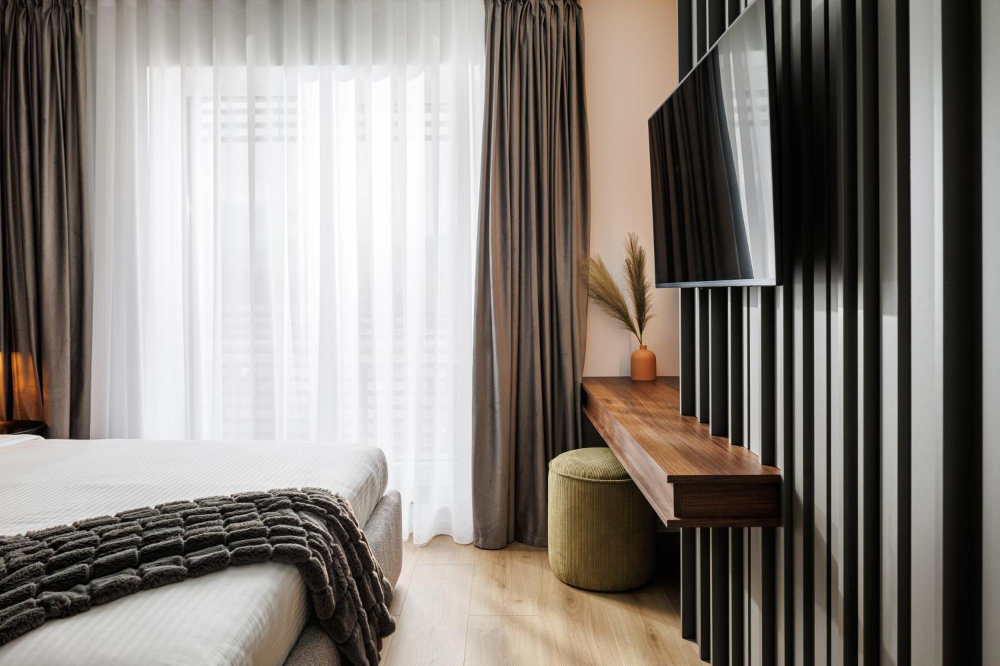 Mandala Designer Apartments With Free Private Parking, Near Mall Coresi براشوف المظهر الخارجي الصورة